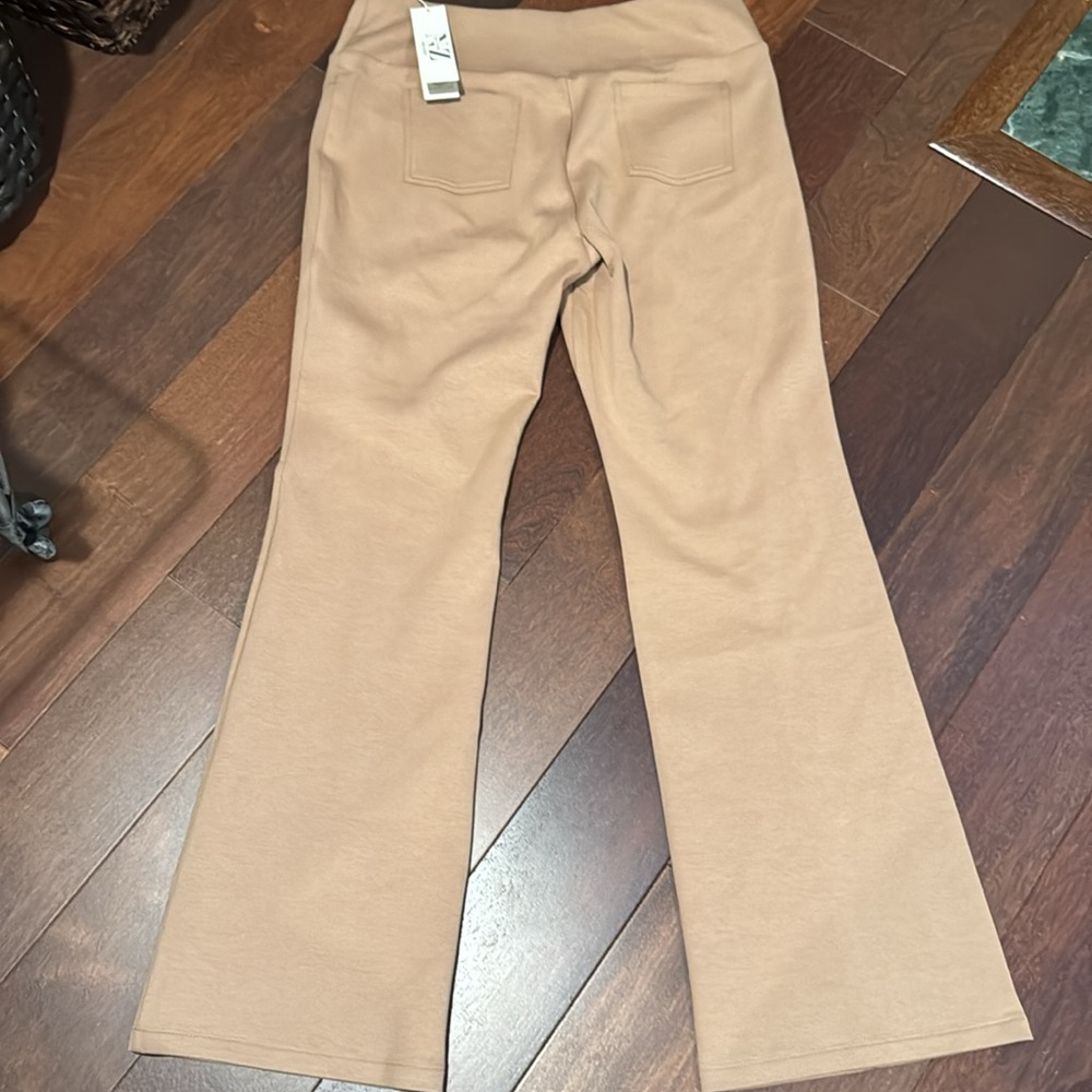 Nic + Zoe NWT Active Performance Ready All Day Style boot style pull on pants - Picture 10 of 13